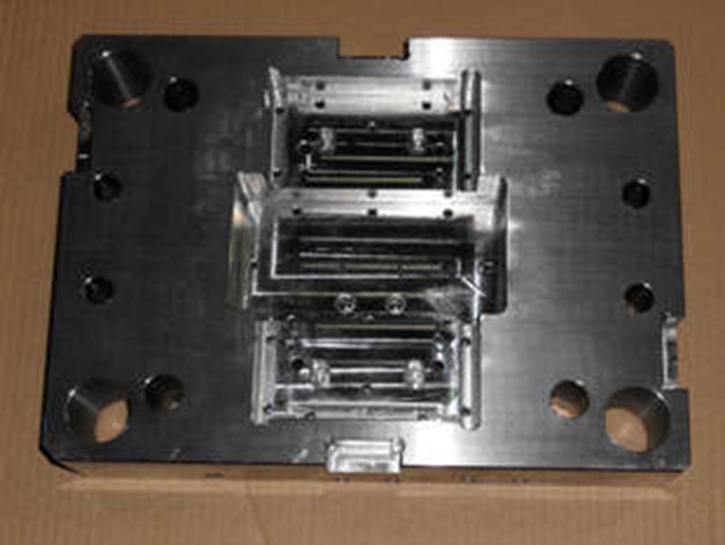 容精密塑料模-06